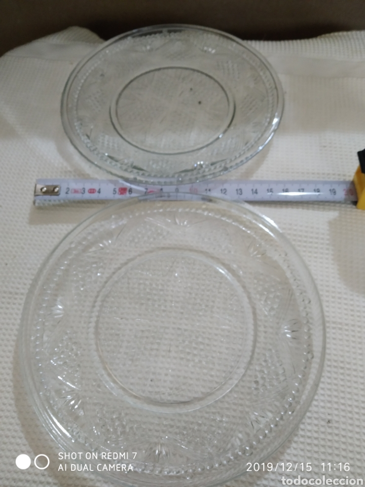 Antig&uuml;edades: 2 antiguos platos cristal - Foto 1
