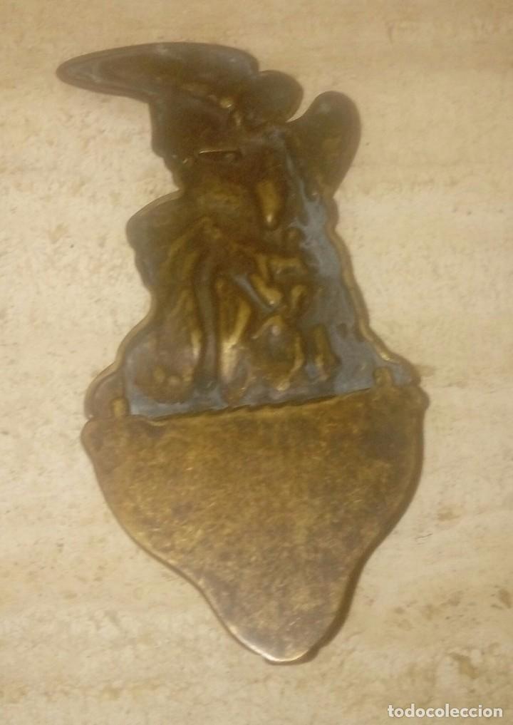 Antig&uuml;edades: Antigua benditera de bronce. - Foto 2