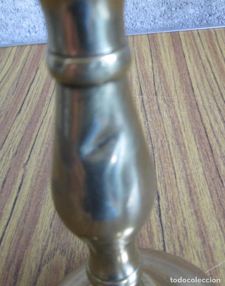 Antig&uuml;edades: CANDELABRO de bronce &ndash; lat&oacute;n - Foto 3
