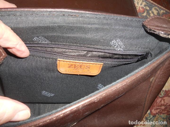 Antig&uuml;edades: BOLSO DE PIEL MARRON DE LA MARCA ZEUS - Foto 3