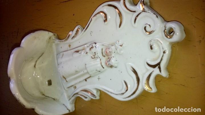 Antig&uuml;edades: BENDITERA DE PORCELANA . - Foto 7