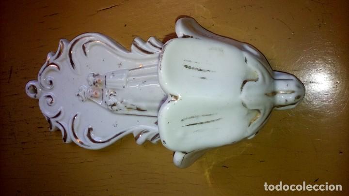 Antig&uuml;edades: BENDITERA DE PORCELANA . - Foto 9