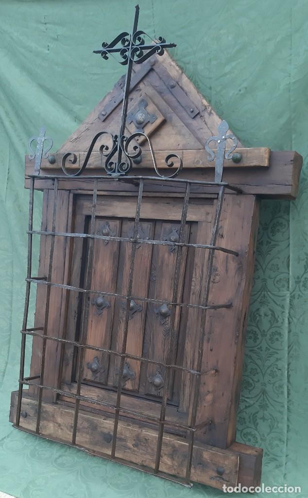 Antig&uuml;edades: Reja de madera y forja - Foto 3