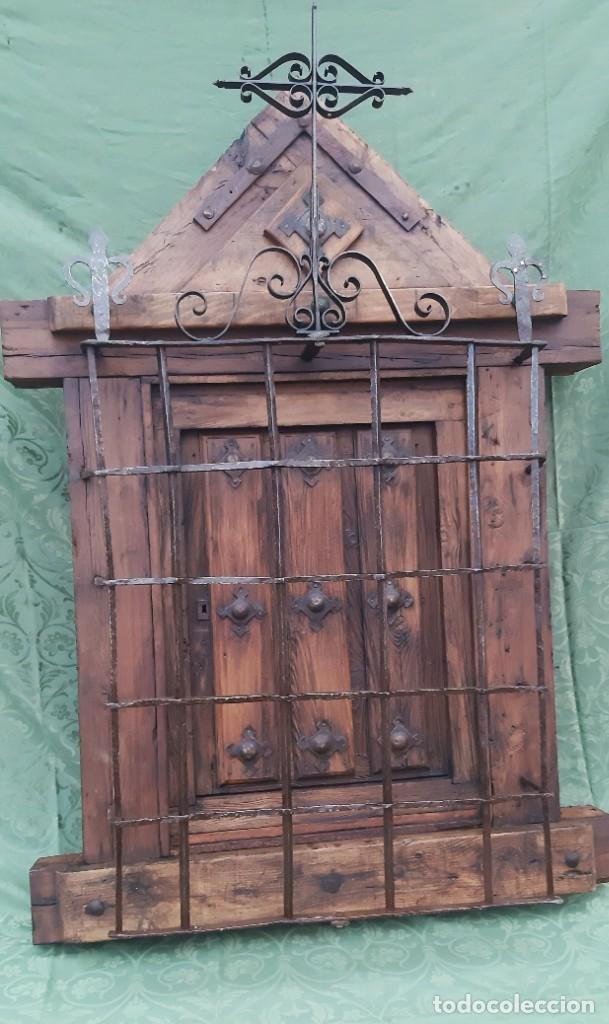 Antig&uuml;edades: Reja de madera y forja - Foto 5