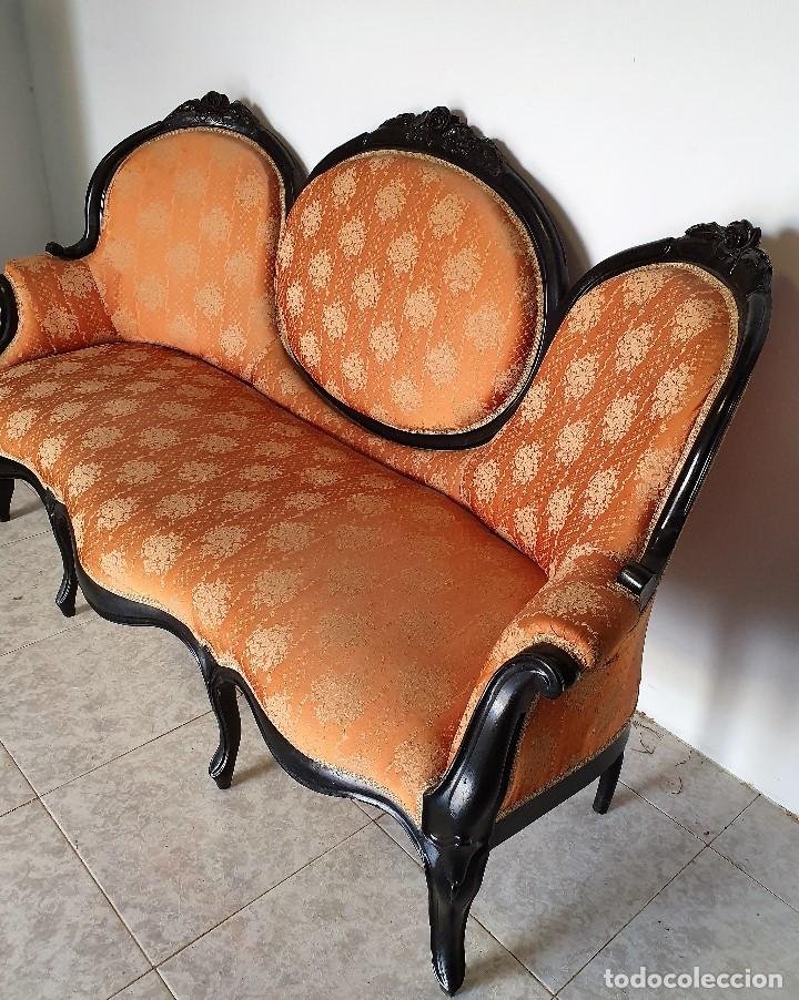 Antig&uuml;edades: CONJUNTO DE SOFA Y SILLONES - Foto 5