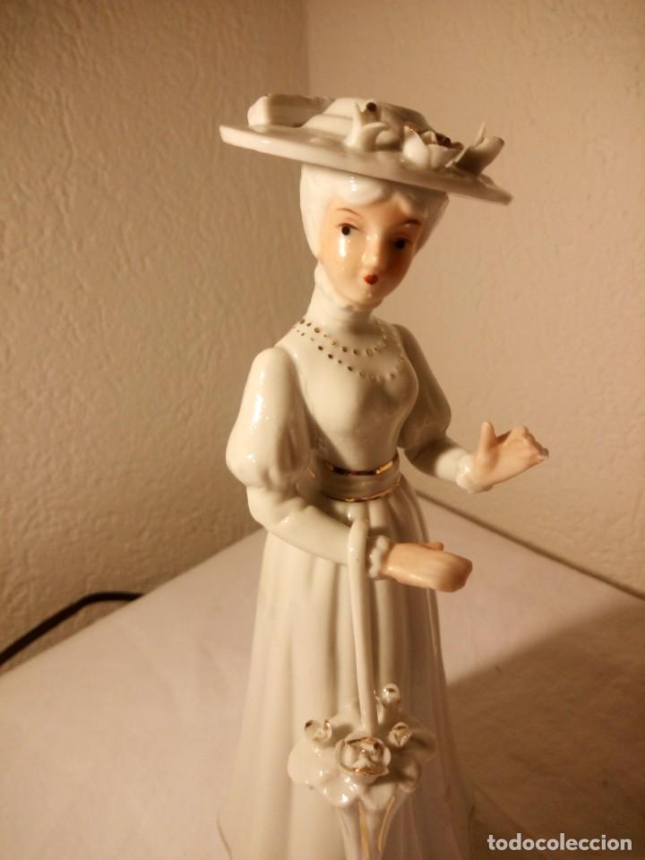 Antig&uuml;edades: Antigua figura dama de epoca biscuit. - Foto 2