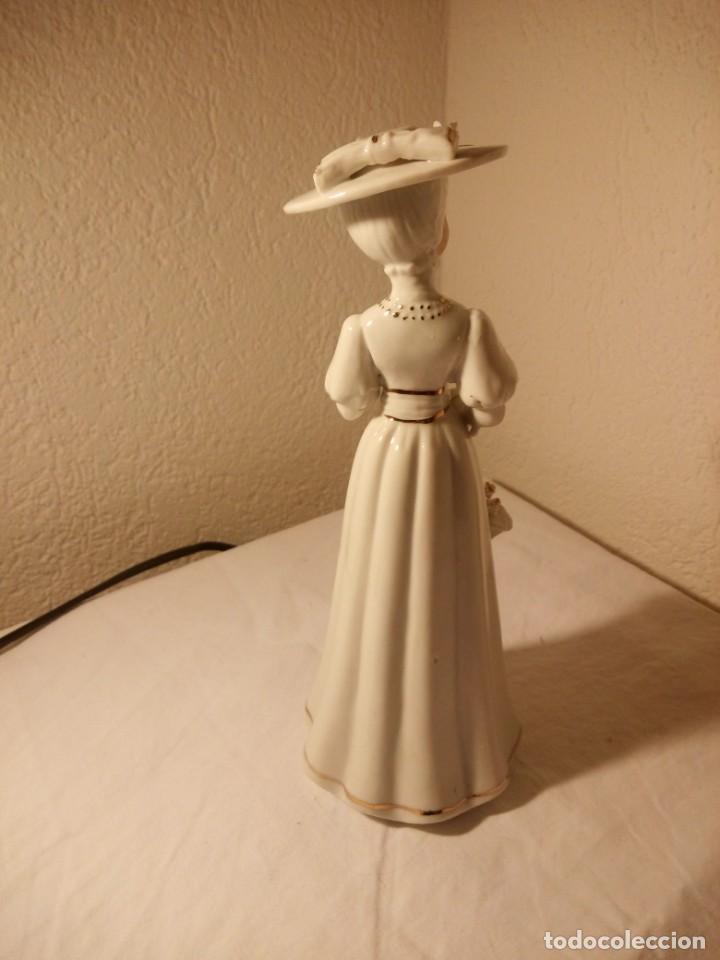 Antig&uuml;edades: Antigua figura dama de epoca biscuit. - Foto 6