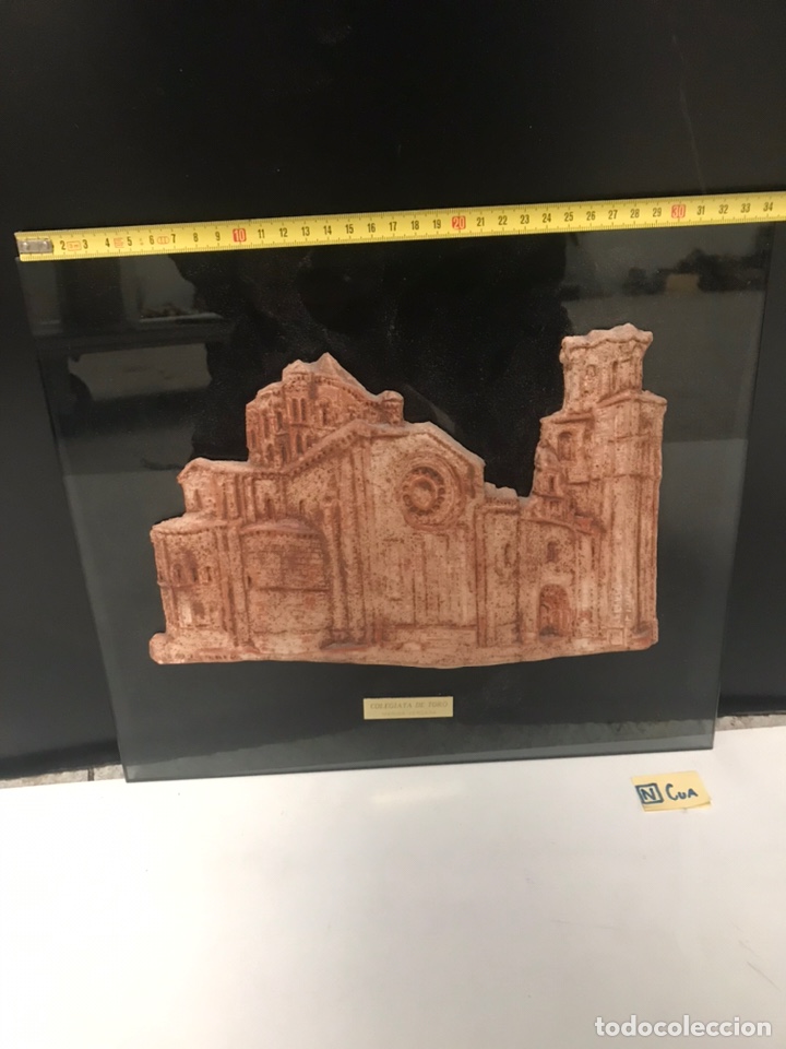 Antig&uuml;edades: CUADRO DE CRISTAL CON IGLESIA EN RELIEVE - Foto 2