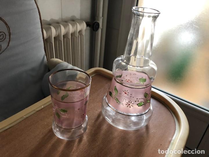 Antig&uuml;edades: botella de cristal con esmalte