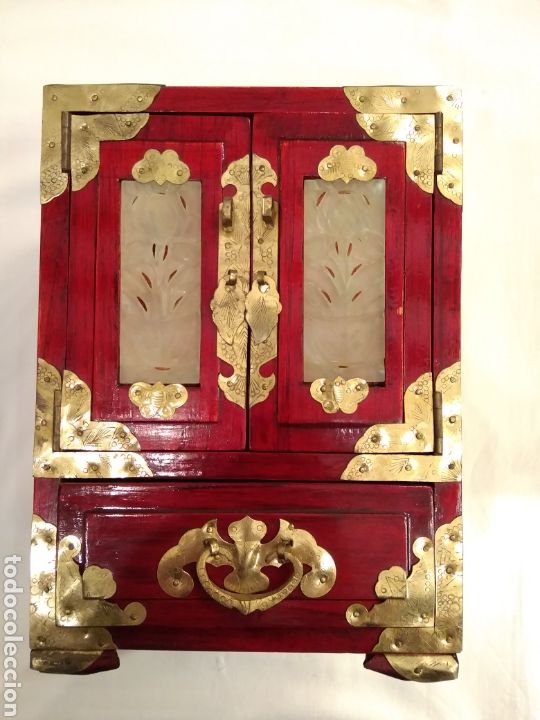 Antig&uuml;edades: Joyero chino siglo XX, 22 x 26 cm