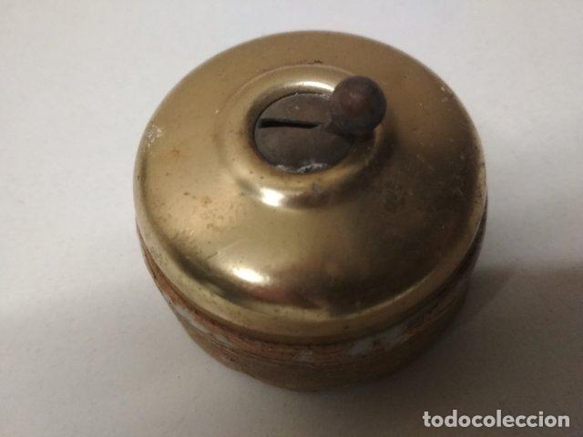 Antig&uuml;edades: ANTIGUO INTERRUPTOR DORADO - Foto 1