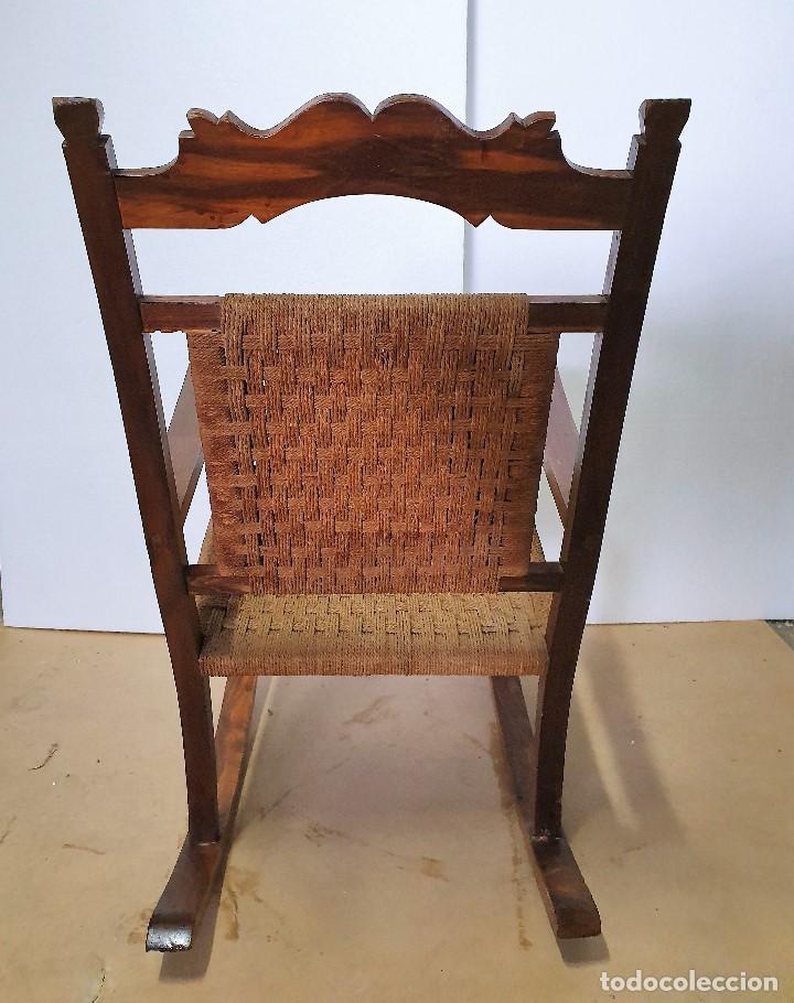 Antig&uuml;edades: ANTIGUA MECEDORA DE CORDELILLO - Foto 3