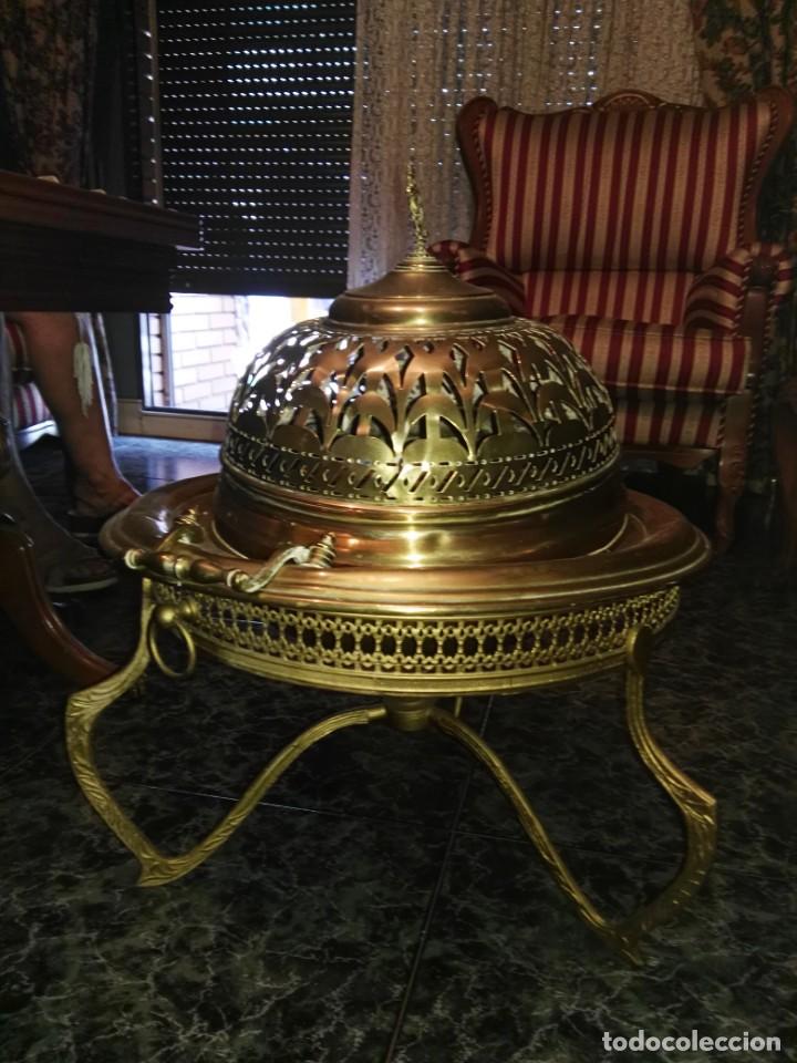 Antig&uuml;edades: Brasero con badila,y pie de bronce, - Foto 2