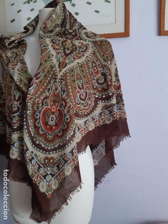 Antig&uuml;edades: PA&Ntilde;UELO ESTAMPADO EN TONOS MARRONES. - Foto 2
