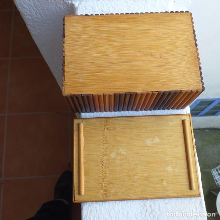 Antig&uuml;edades: Caja artesanal con peque&ntilde;os semitroncos de bamb&uacute;. - Foto 3