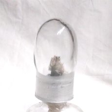 Antigüedades: CANDIL QUINQUE LAMPARA DE ACEITE AÑOS 20, CRISTAL COMPLETA Y EN BUEN ESTADO. MED. 6 X 13 CM