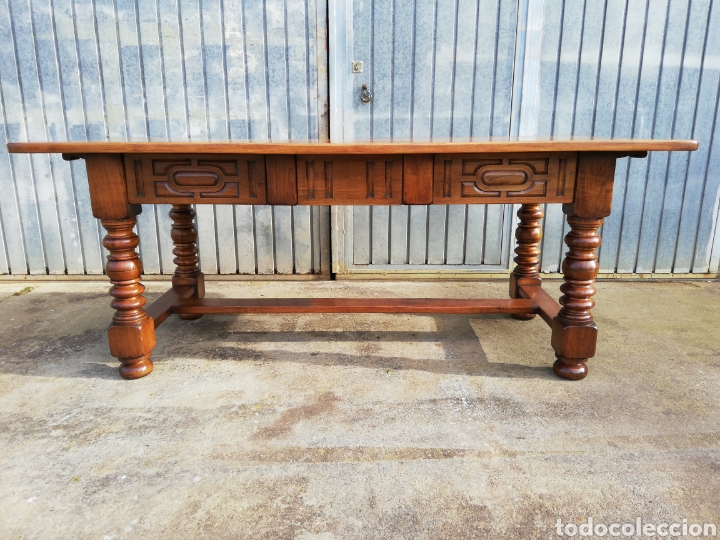 Antig&uuml;edades: Mesa nogal restaurada - Foto 2