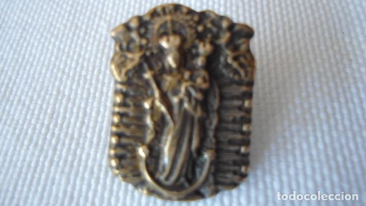 Antig&uuml;edades: ANTIGUO ALFILER CON VIRGEN - Foto 2