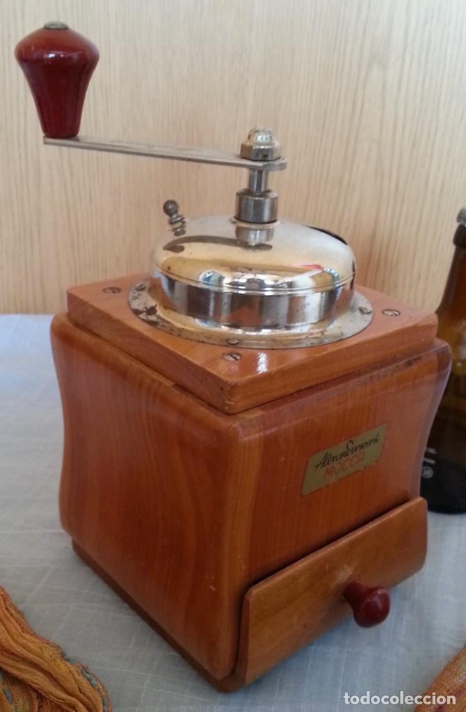 Antiques: Molinillo de caf&eacute; viejito. A&ntilde;os 70. Marca Alexanderwere