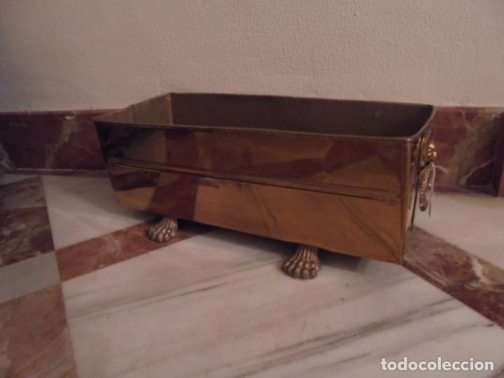 Antig&uuml;edades: Macetero dorado complemento. Descuento 5 % - Foto 2