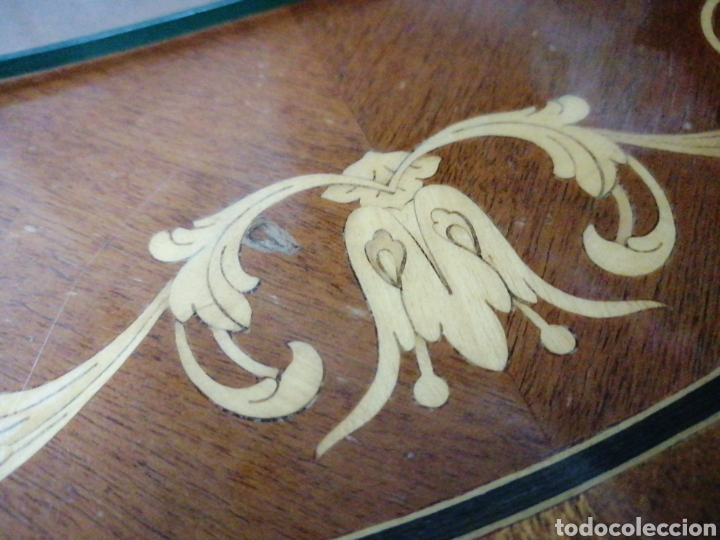 Antig&uuml;edades: Mesa madera redonda con marqueter&iacute;a y bronce - Foto 3