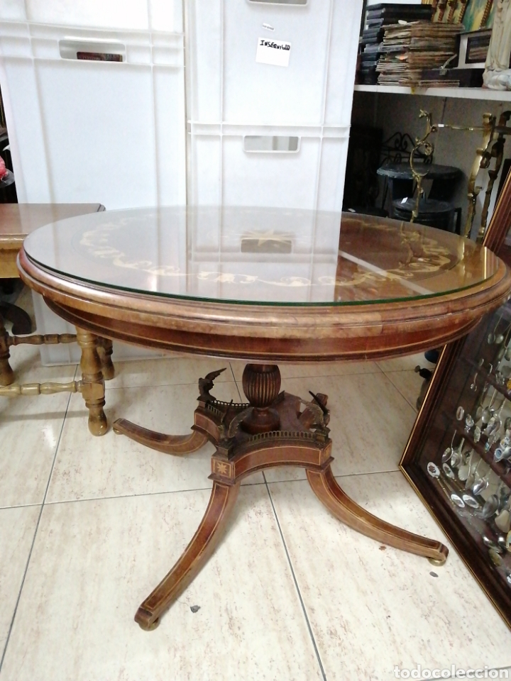 Antig&uuml;edades: Mesa madera redonda con marqueter&iacute;a y bronce - Foto 1