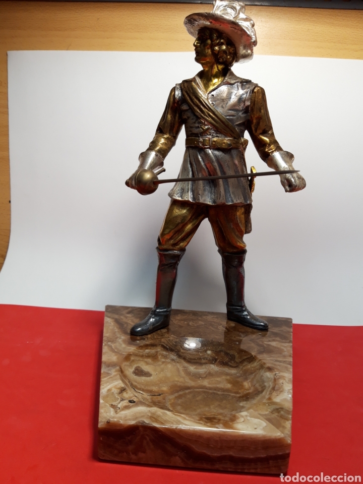 Antig&uuml;edades: Figura de bronce y base cenicero de marmol - Foto 3