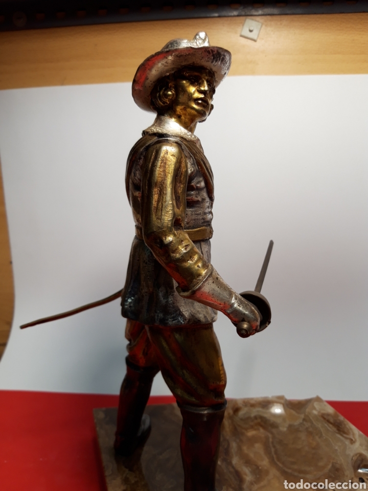 Antig&uuml;edades: Figura de bronce y base cenicero de marmol - Foto 4