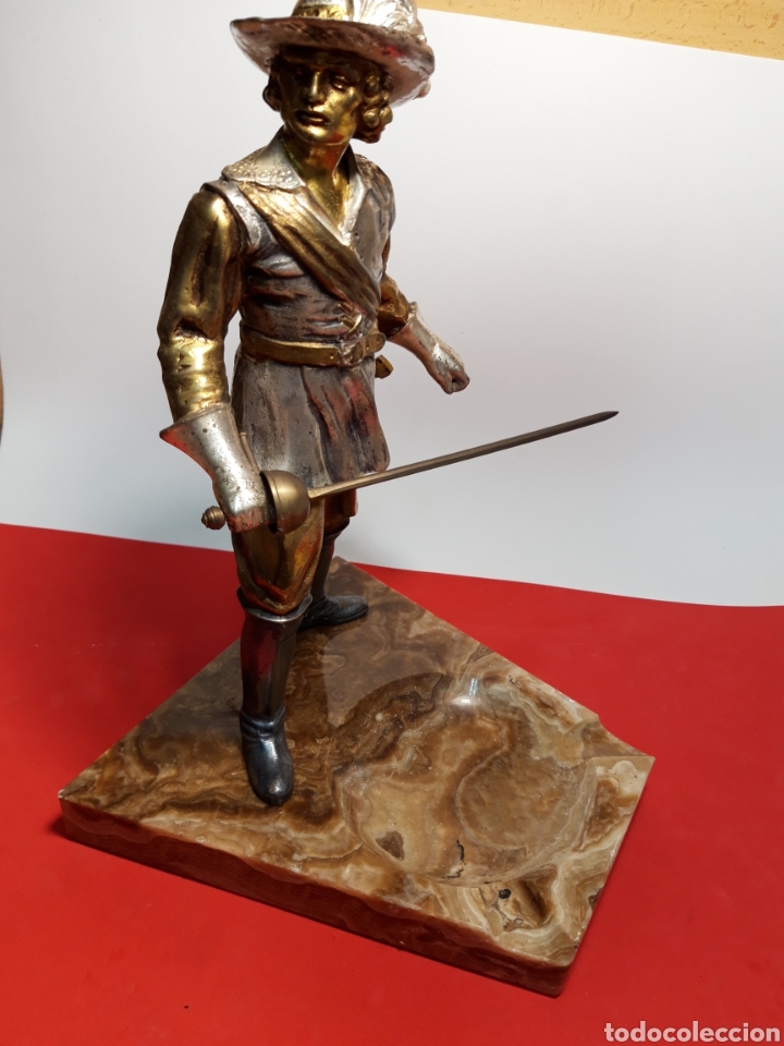 Antig&uuml;edades: Figura de bronce y base cenicero de marmol - Foto 5