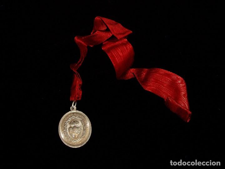 Antig&uuml;edades: Medalla de los Sagrados Corazones - Foto 1