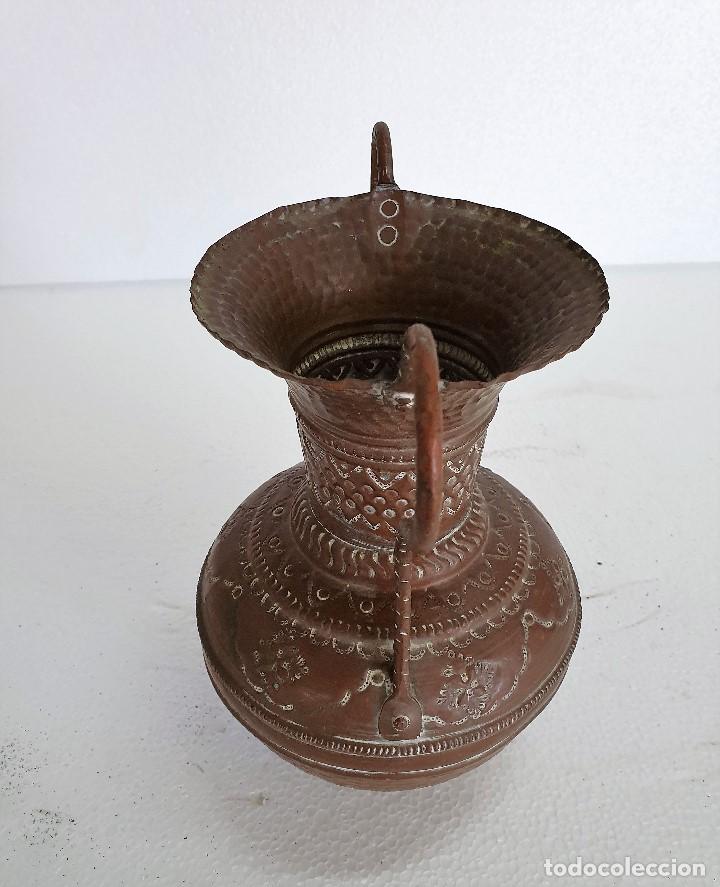Antig&uuml;edades: -ANTIGUO JARRO METAL REPUJADO - Foto 3