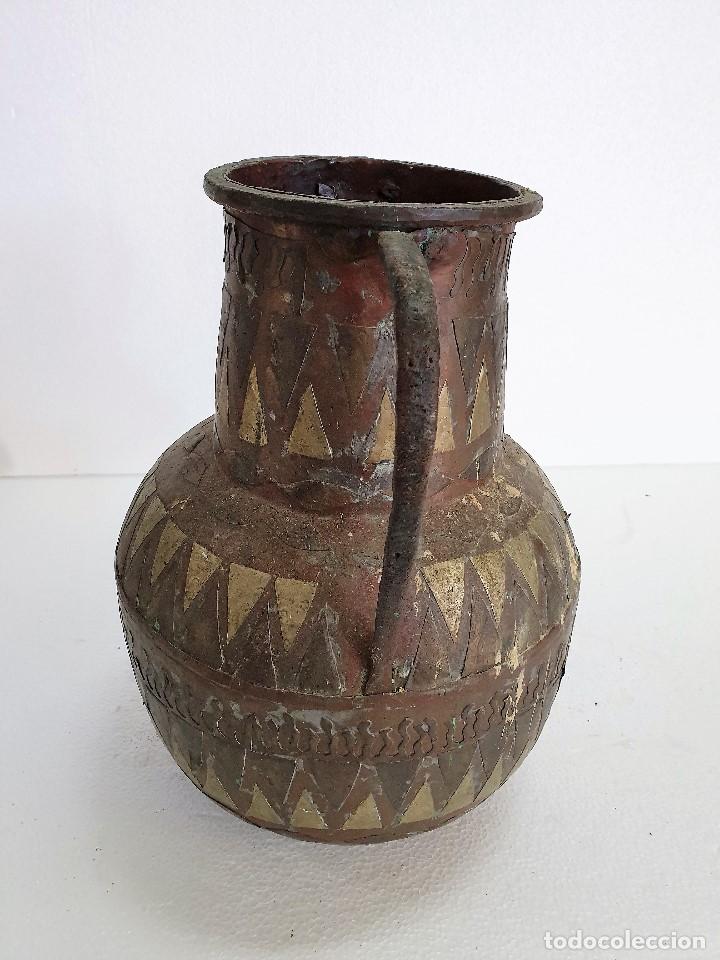 Antig&uuml;edades: ANTIGUO JARRON DE COBRE Y METAL - Foto 2