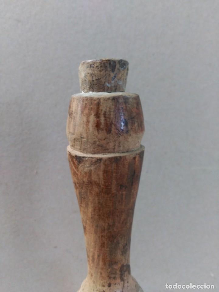 Antig&uuml;edades: CAMPANA DE METAL Y MANGO DE MADERA - Foto 5