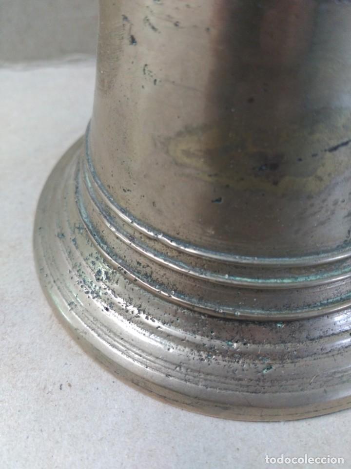 Antig&uuml;edades: CAMPANA DE METAL Y MANGO DE MADERA - Foto 8