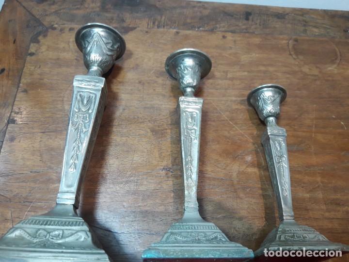 Antig&uuml;edades: Juego de 3 candeleros - Foto 5