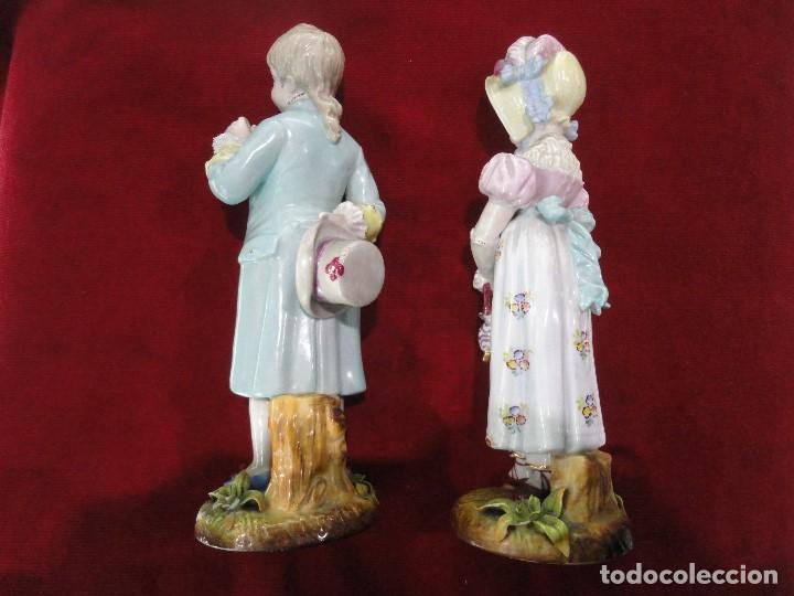 Antig&uuml;edades: PAREJA DE FIGURAS DE BISCUIT - Foto 2