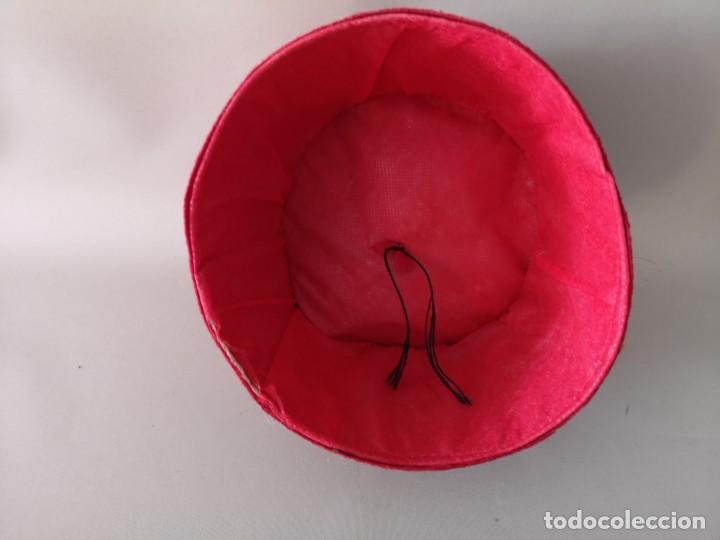 Antig&uuml;edades: GORRO DE HOMBRE DE TRAJE TRADICIONAL . - Foto 2