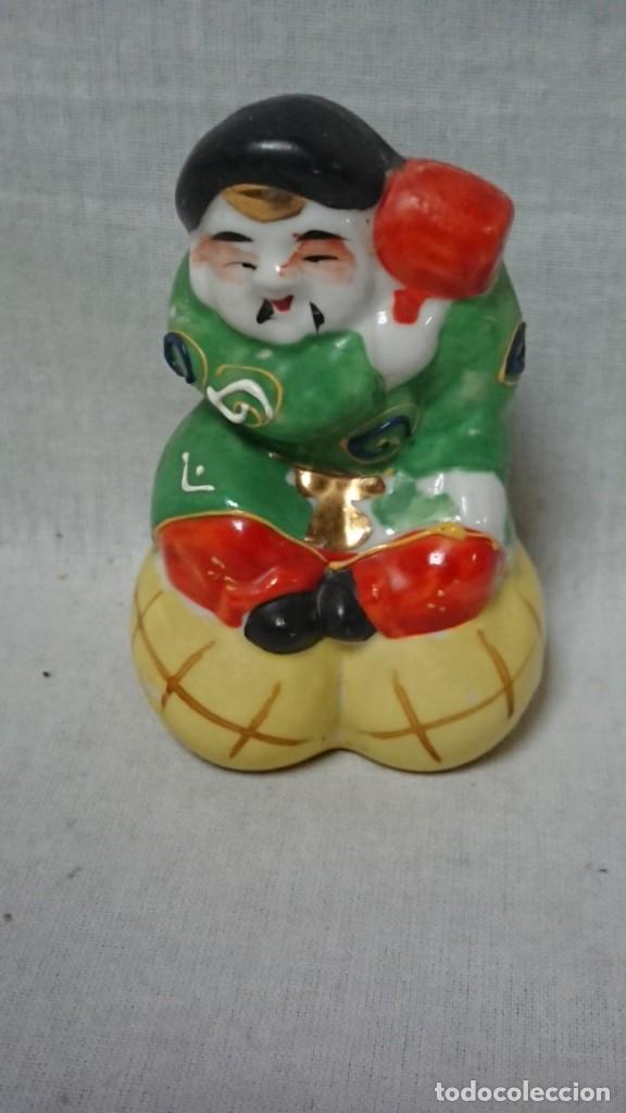 Antig&uuml;edades: FIGURA DE BUDA DE LA SUERTE EN FINA PORCELANA CHINA A&Ntilde;OS 70