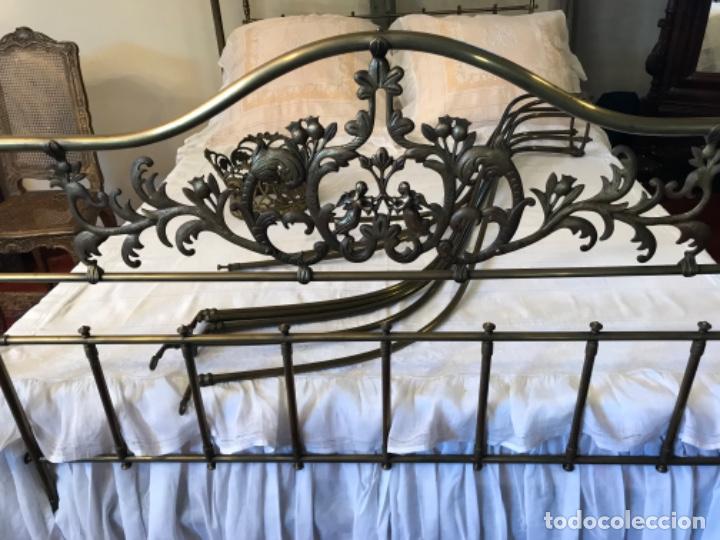 Antig&uuml;edades: CAMA CON DOSEL Y CORONA - Foto 2