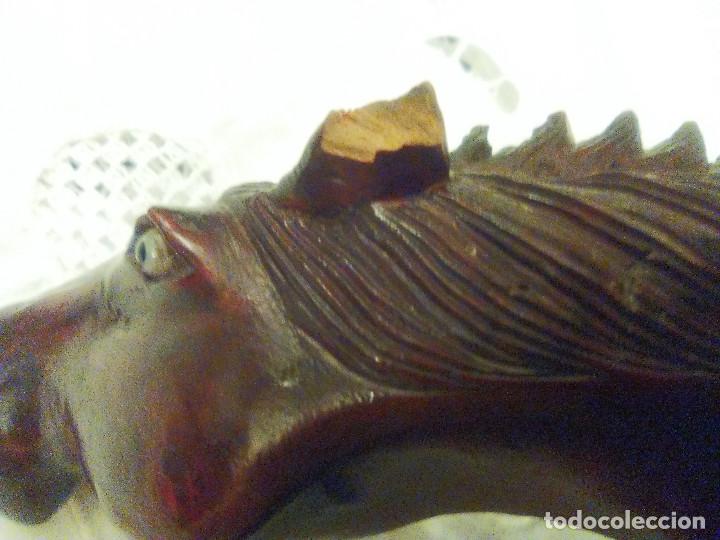 Antig&uuml;edades: FIGURA DE CABALLO DE MADERA, REPARADA - Foto 8