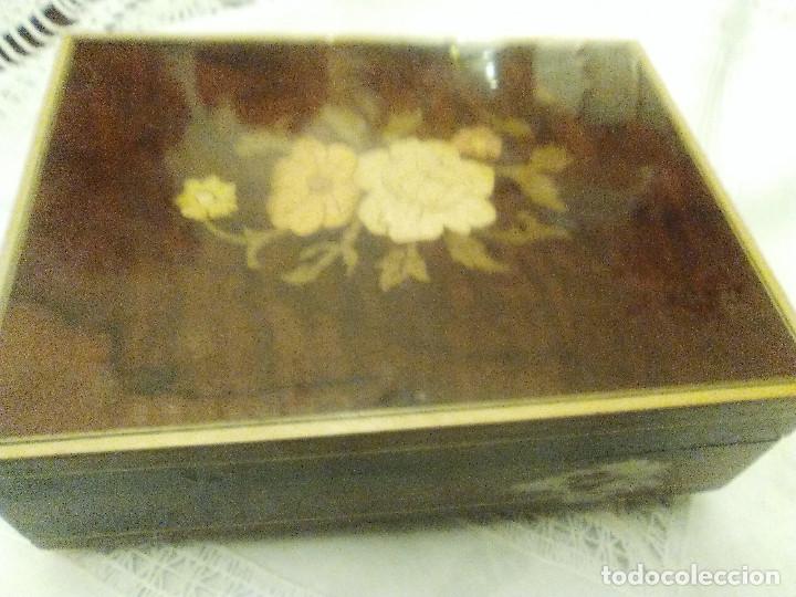 Antig&uuml;edades: CAJA O JOYERO MUSICAL DE MADERA - Foto 1