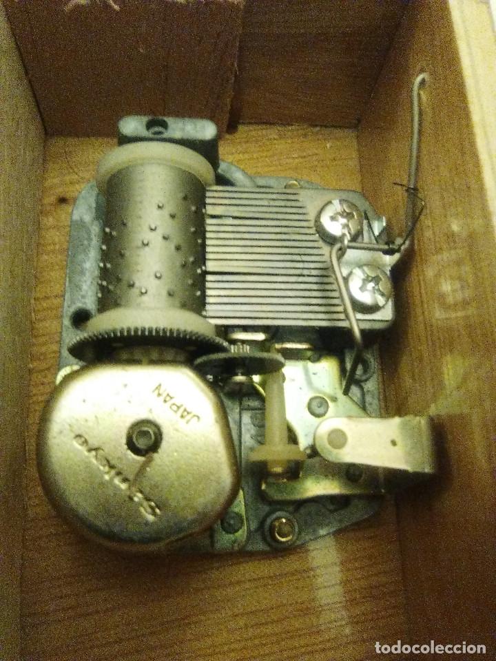 Antig&uuml;edades: CAJA O JOYERO MUSICAL DE MADERA - Foto 8