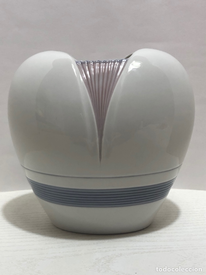 Antig&uuml;edades: REF: 01005560.13 &ldquo;JARR&Oacute;N CORAZ&Oacute;N ESTRIADO&rdquo; LLADR&Oacute; - Foto 13