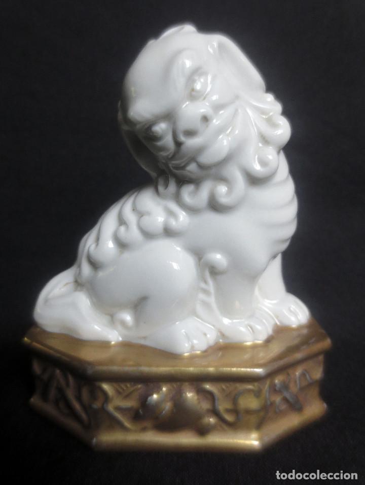 Antig&uuml;edades: PERRO DE FOO EN PORCELANA DE ALGORA - Foto 1