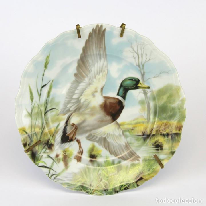 Antig&uuml;edades: Plato en porcelana decorada - Foto 1