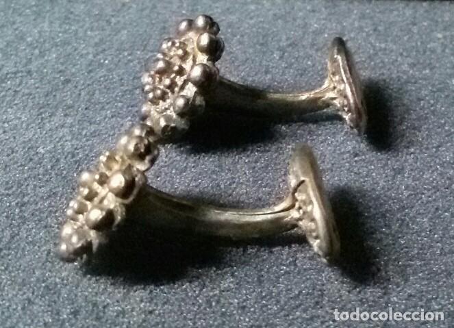 Antig&uuml;edades: bonitos antiguos gemelos repsol - Foto 3
