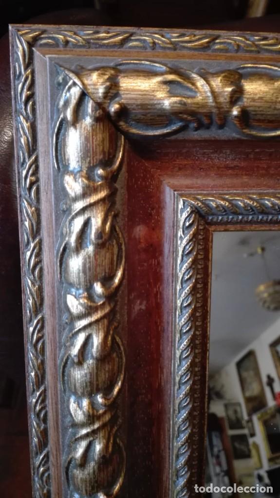 Antig&uuml;edades: Espejo de madera con grecas doradas - Foto 2
