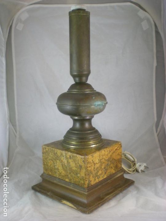 Antig&uuml;edades: Pie de Lampara - Base de Corcho - Laton y Madera - 50CM - Foto 3