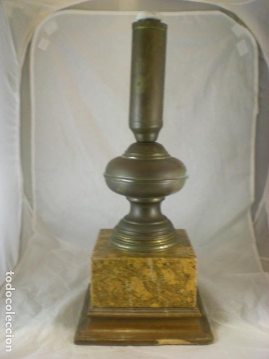 Antig&uuml;edades: Pie de Lampara - Base de Corcho - Laton y Madera - 50CM - Foto 1