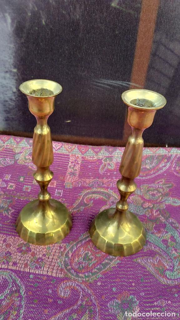 Antig&uuml;edades: 2 CANDELABROS DE BRONCE - Foto 1
